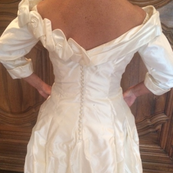 Wedding Gown - Picture 4 of 7